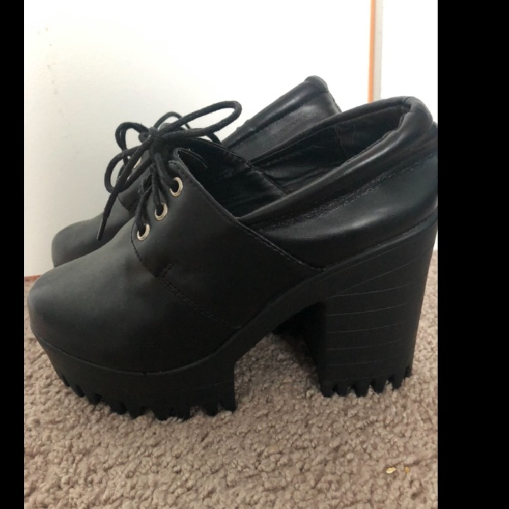 Black Platform Lace-up Chunky Heels